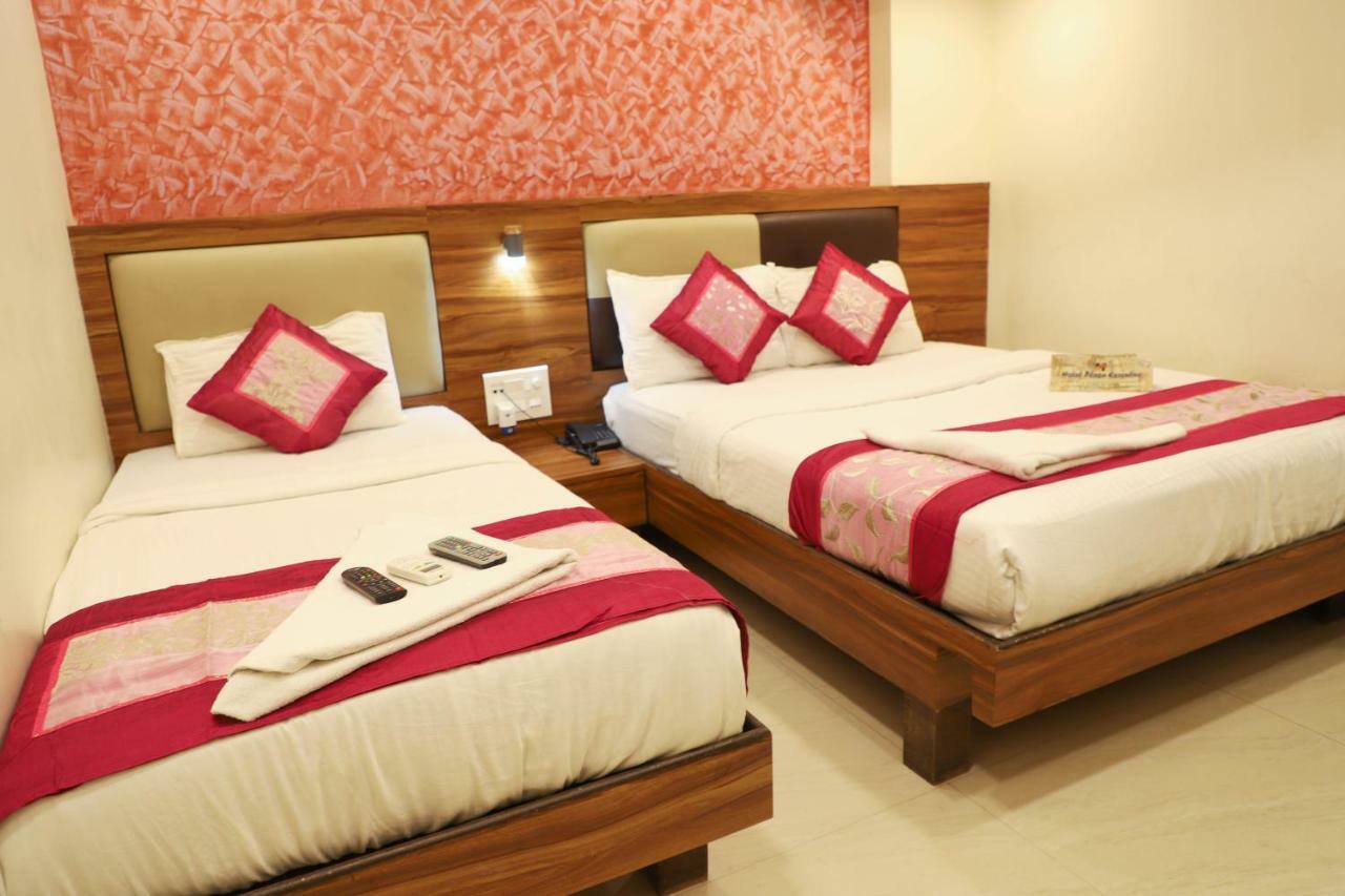 Hotel Plaza Executive - Near Bkc Bombay Eksteriør billede