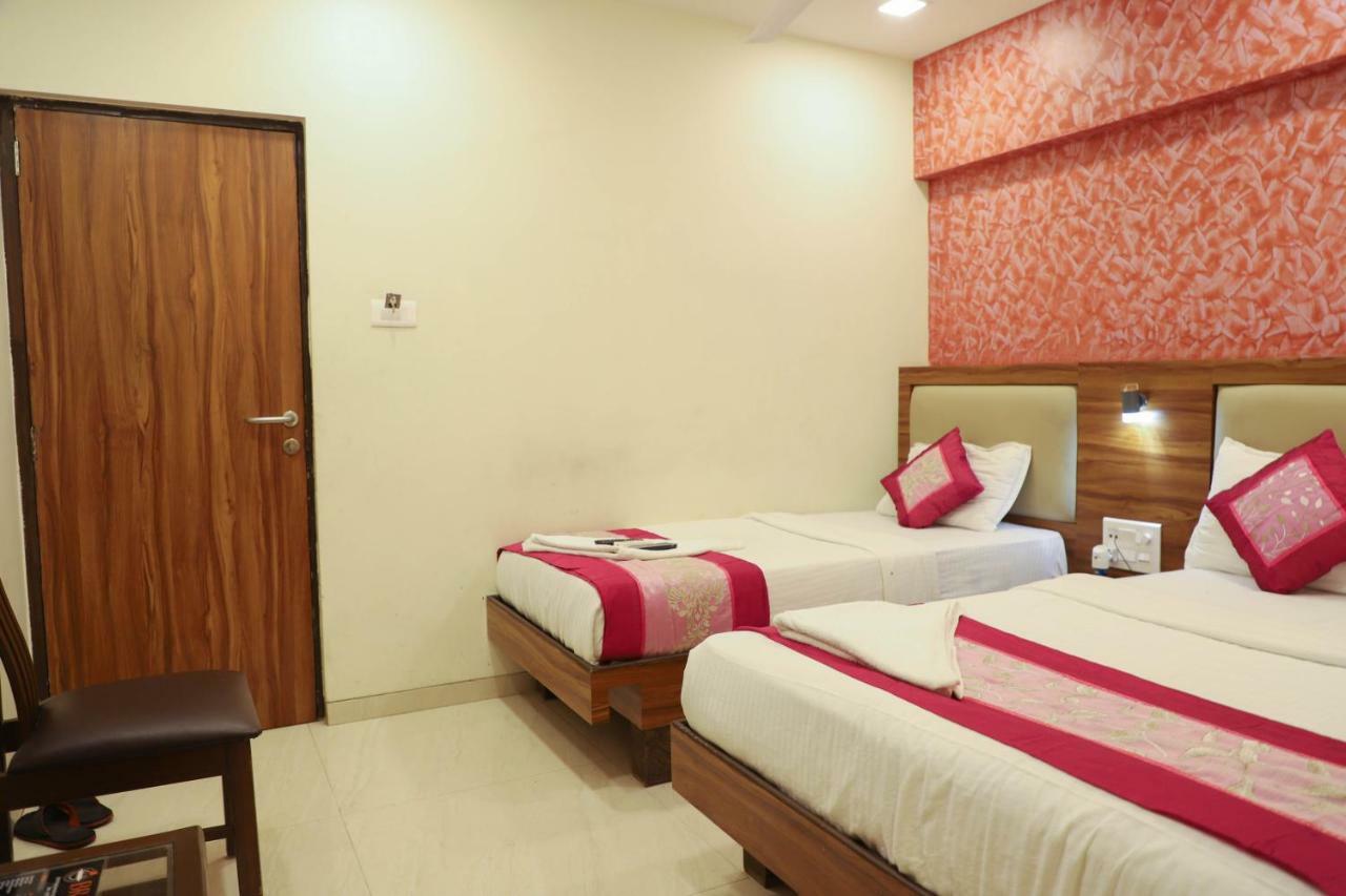 Hotel Plaza Executive - Near Bkc Bombay Eksteriør billede