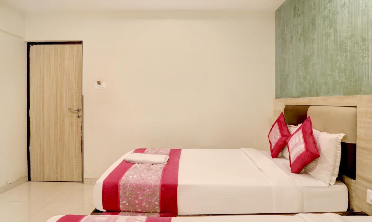Hotel Plaza Executive - Near Bkc Bombay Eksteriør billede
