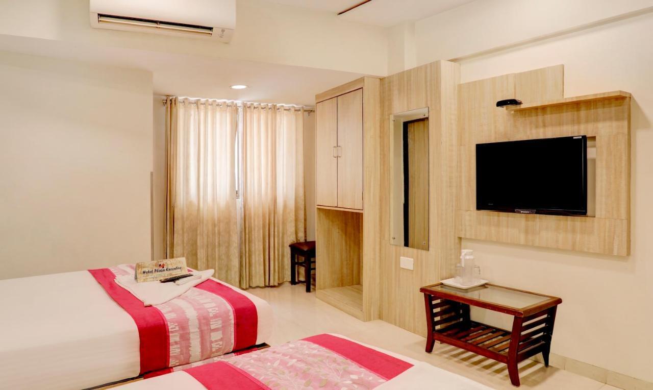 Hotel Plaza Executive - Near Bkc Bombay Eksteriør billede